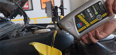 Pouring Havoline ProDS